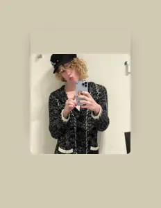 Poslechněte si interpreta Summer Vera Nunan, sledujte hudební videa, přečtěte si životopis, podívejte se na data turné a další informace.