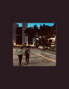 Ascolta VVVOXY, guarda video musicali, leggi la biografia, vedi le date del tour & altro!