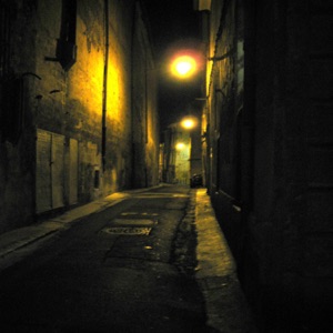 LAS CALLES SON OSCURAS