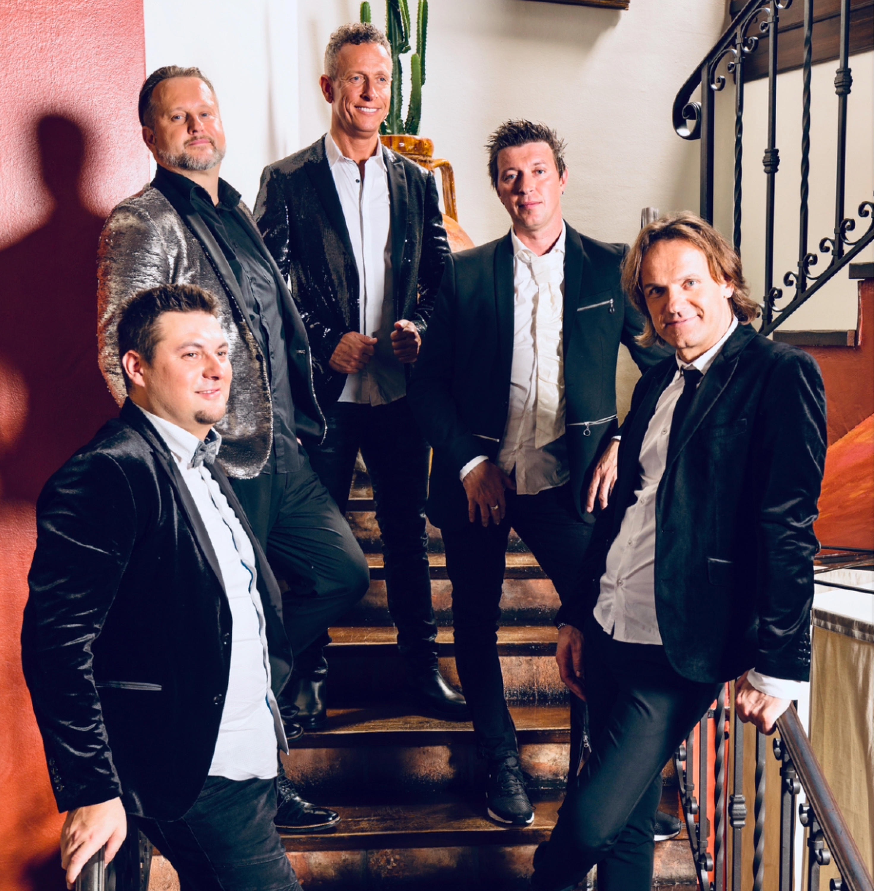 Še vedno sva ista - Single