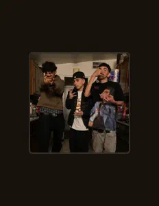 收听 BlueStripBaby、观看音乐视频、阅读小传、查看巡演日期等 ！