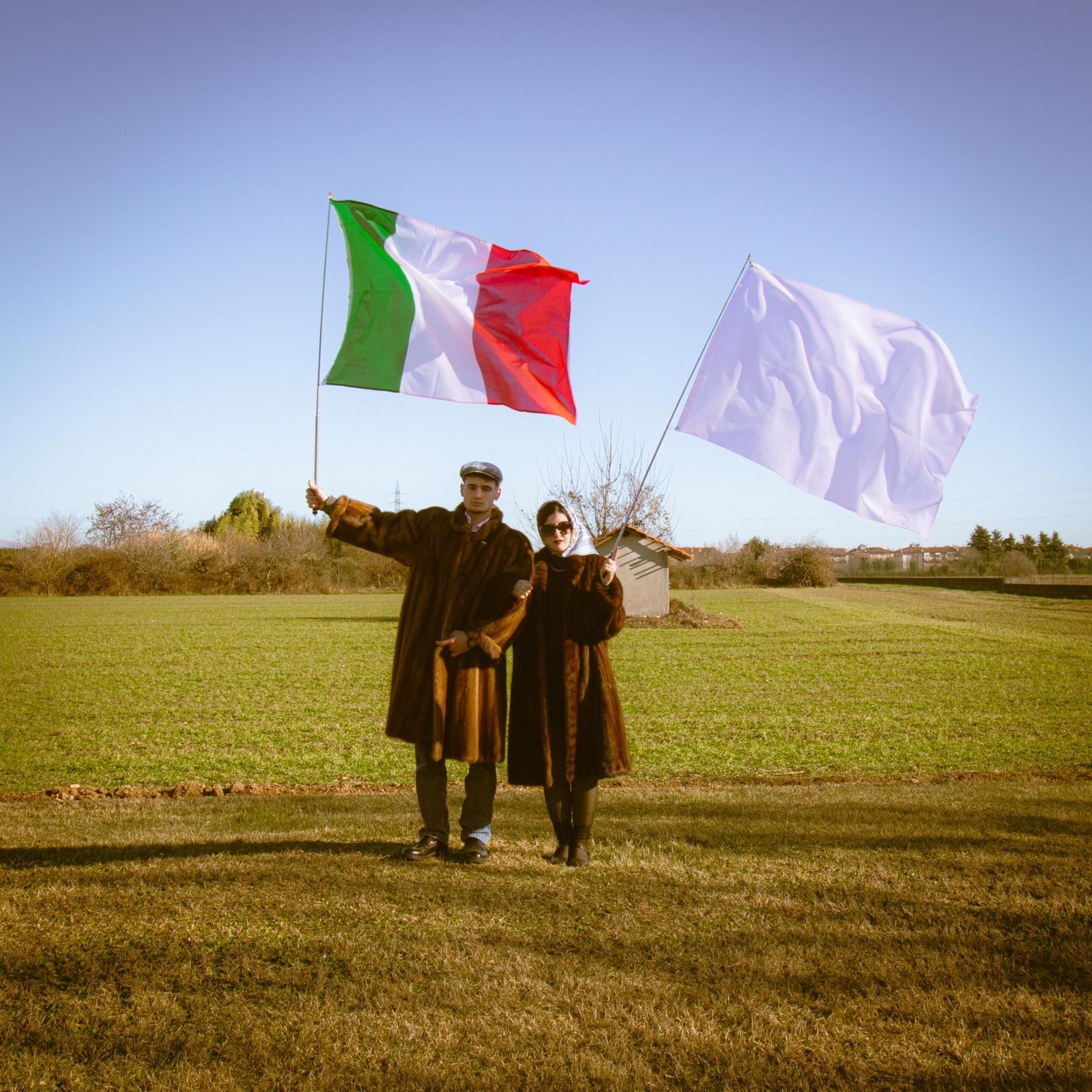 Un Italiano In Meno - Single