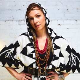 Classic Movie (feat. Twigg) Caracol