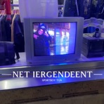 Net iergendeent - Single