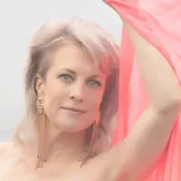 TOINEN SINÄ — LAURA VOUTILAINEN