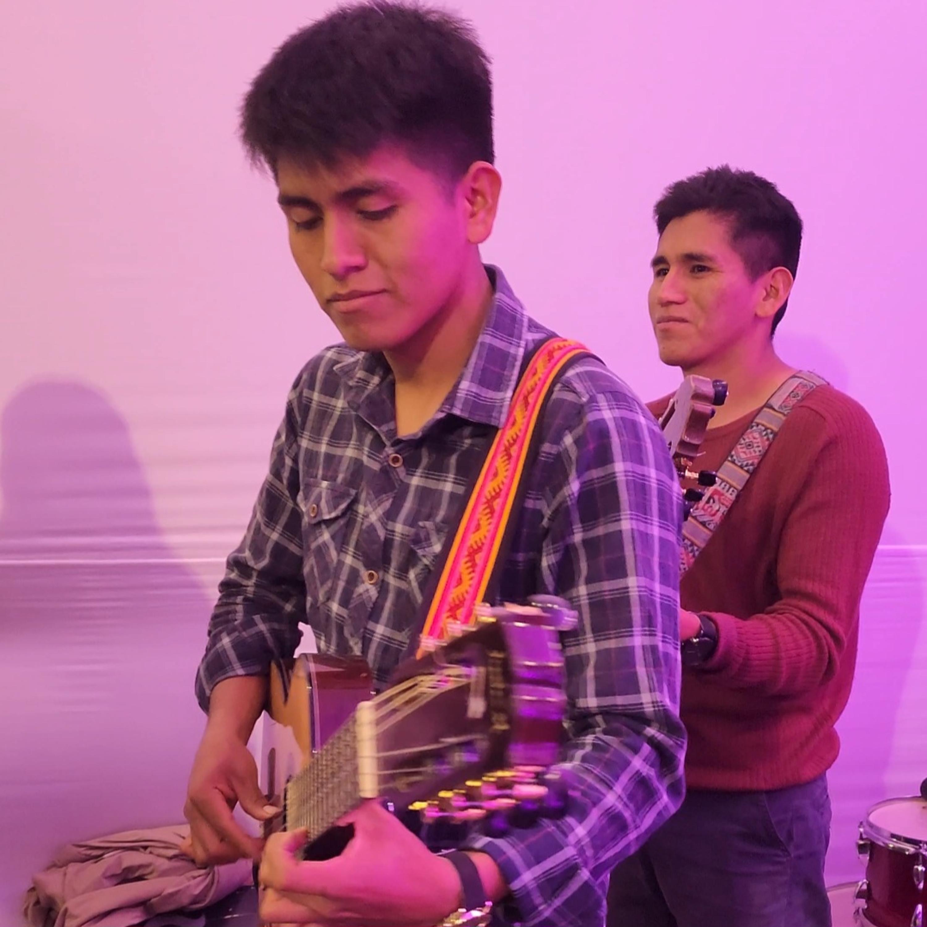 LEJOS DE TI - Single