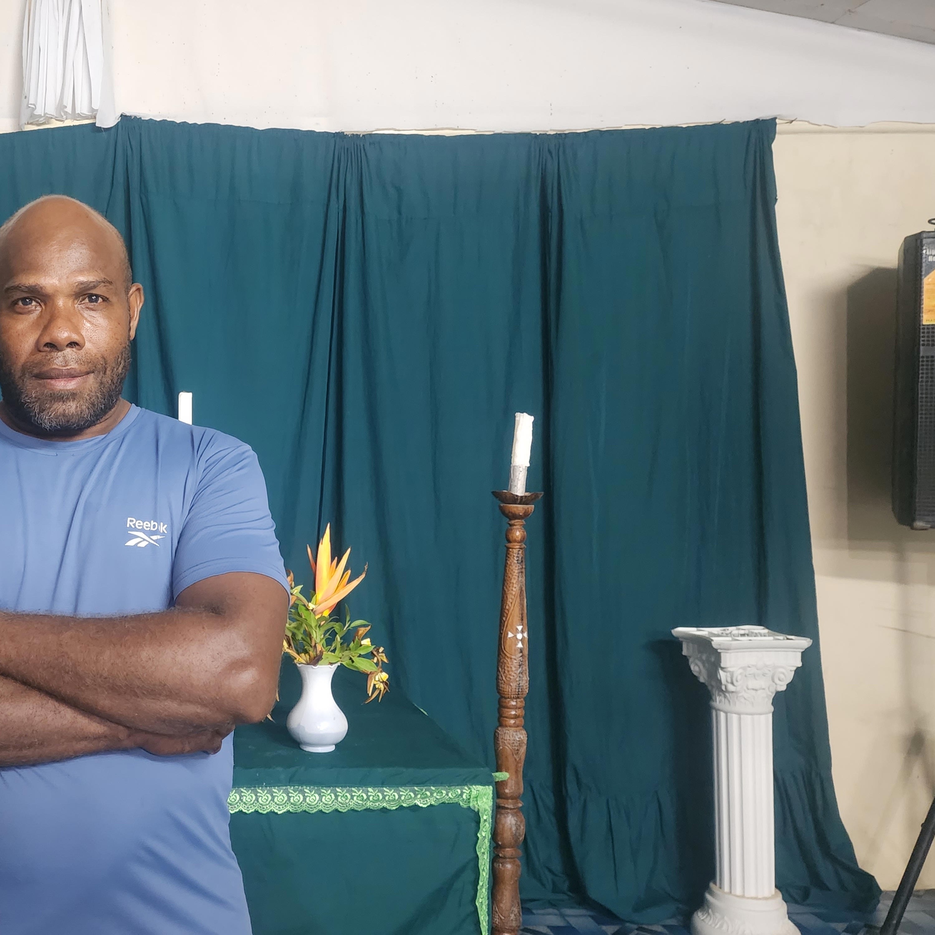 James Hall Worship and Praise - The Storm - God Is In Control - 0 - 35 | James Hall Worship and Praise - The Storm.jpg