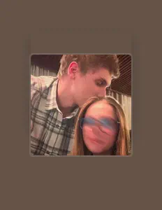 Poslechněte si interpreta Тощий мальчик, sledujte hudební videa, přečtěte si životopis, podívejte se na data turné a další informace.