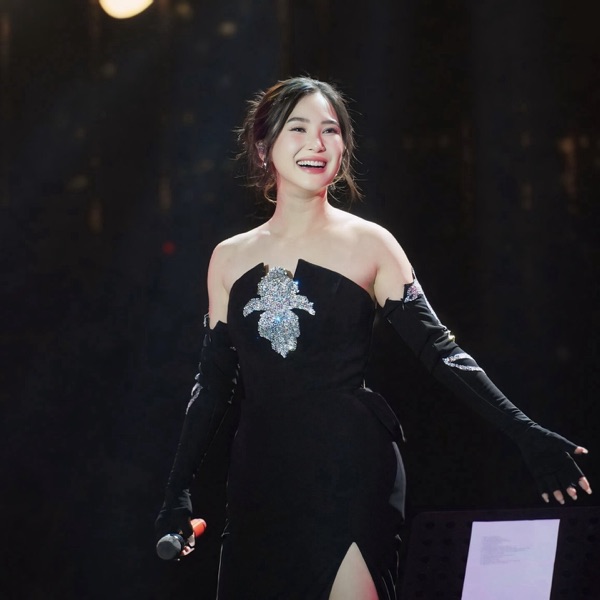 Hương Tràm Live performances - The best collection (Live) - Single