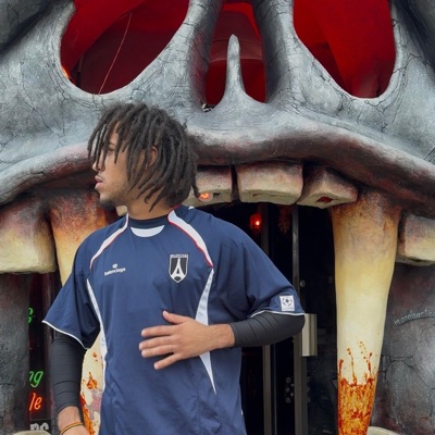 boxed in (feat. SuperMicStormLightning) - Single