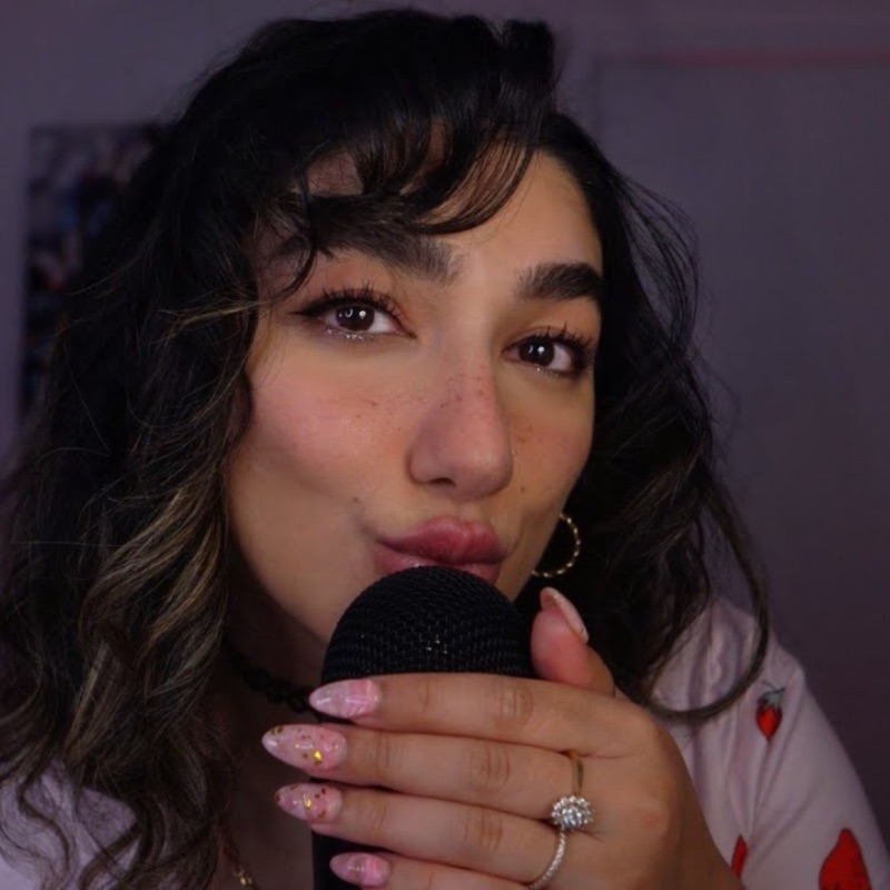 Max Sensitivity Mic Kissing