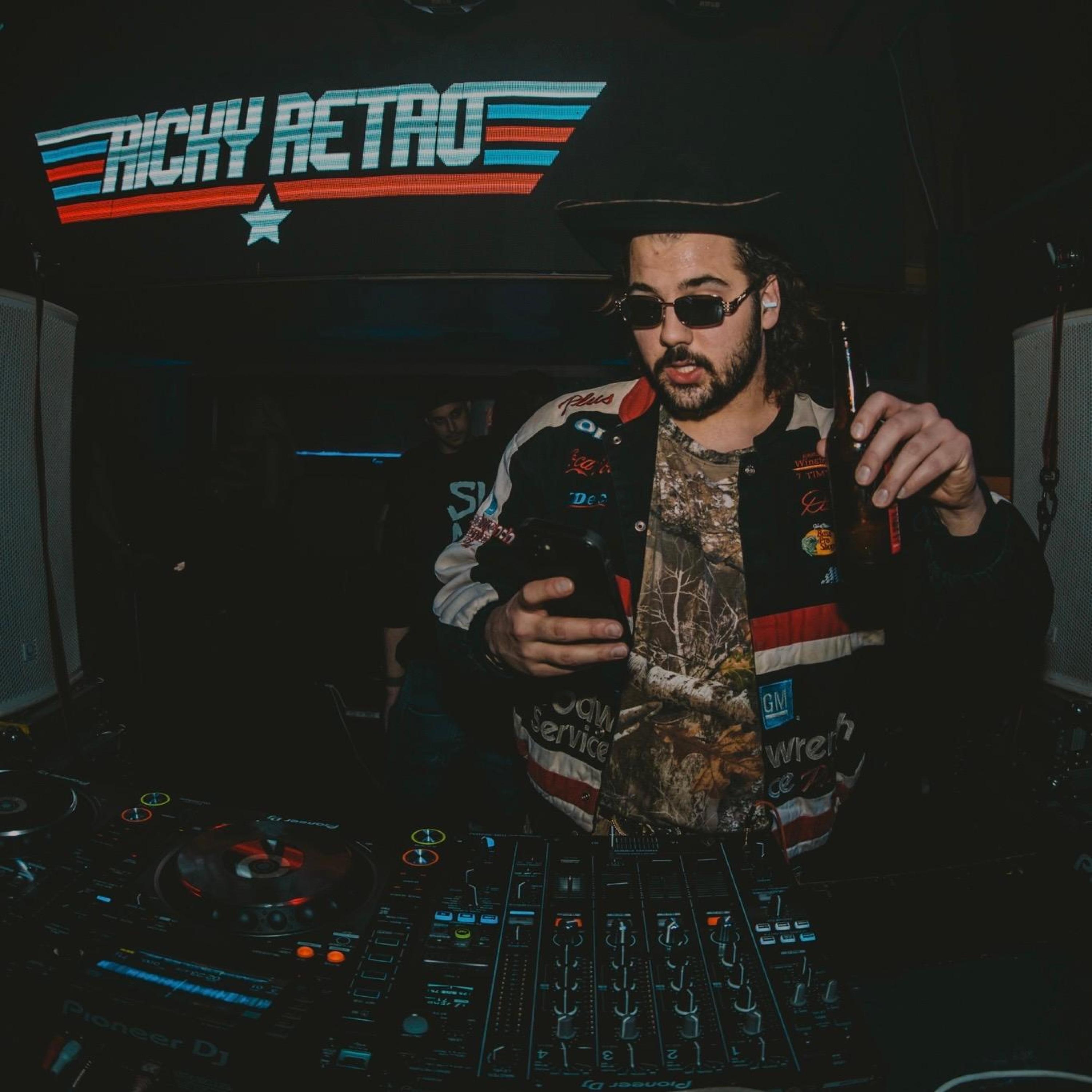 dirt road anthem x ricky retro - Single