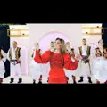 Këndon zogu gem më gem