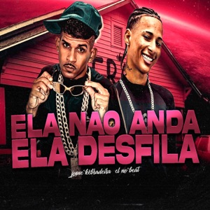 Ela Não Anda Ela Desfila