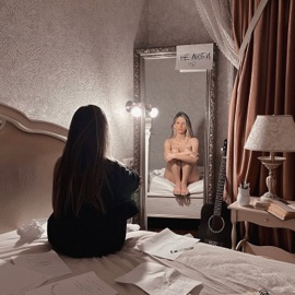 Об лёд Elvira T