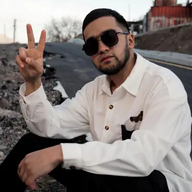 Mast rus talabalar yotoqxonada xoroz emish