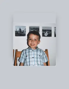 Santakuを聴いたり、ミュージックビデオを鑑賞したり、経歴やツアー日程などを確認したりしましょう！