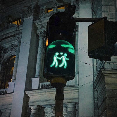 GREEN LIGHT - Single