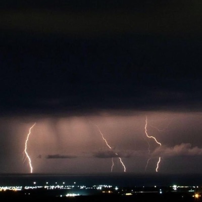 Pano Apo Tin Poli - Single