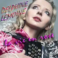 Sirtaki et volets bleus — DELPHINE LEMOINE