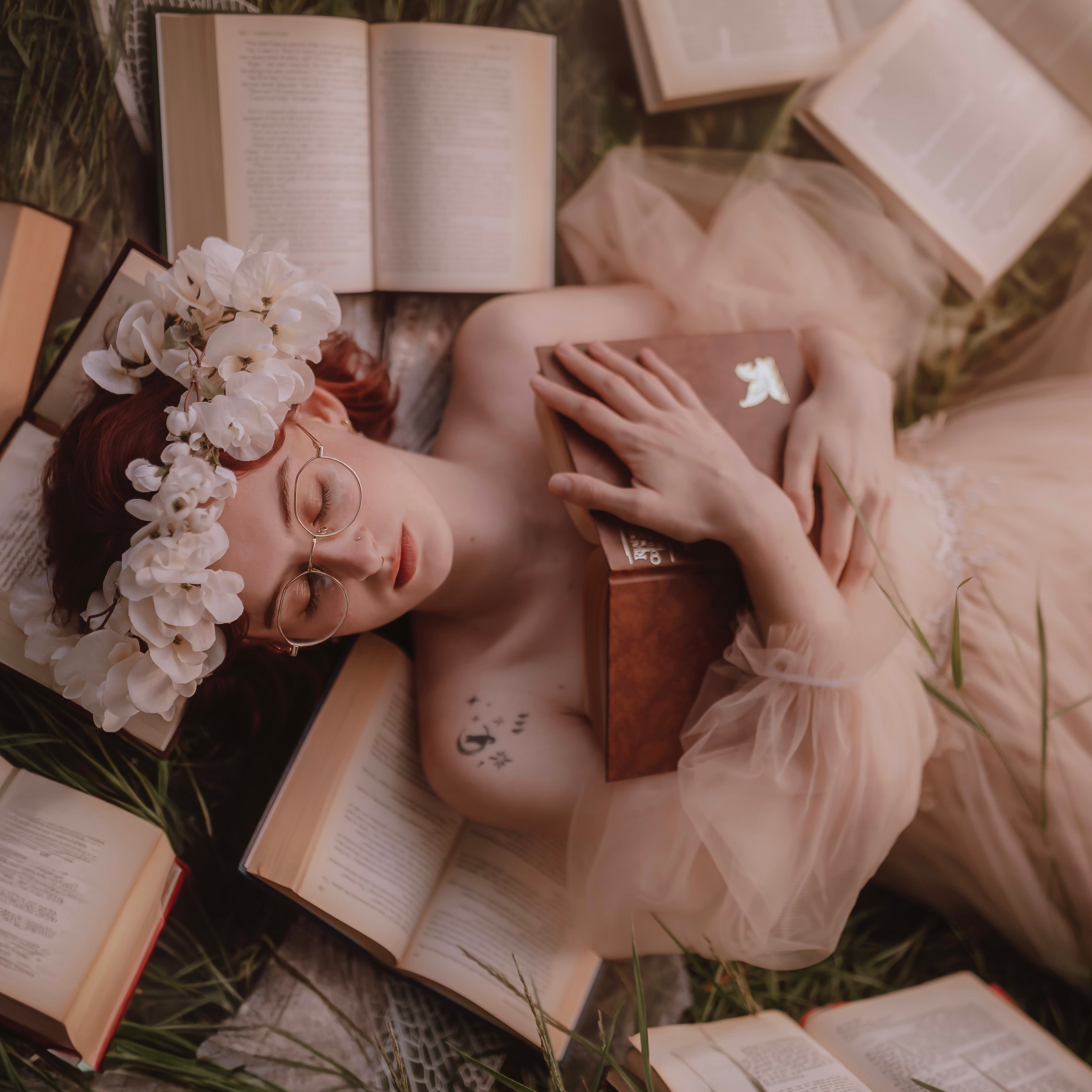 DEAR READER - EP, 2024