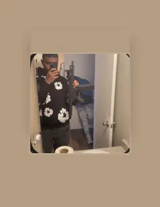 聆聽 Kizzo、觀看音樂影片、閱讀小傳、查看巡演日期等！