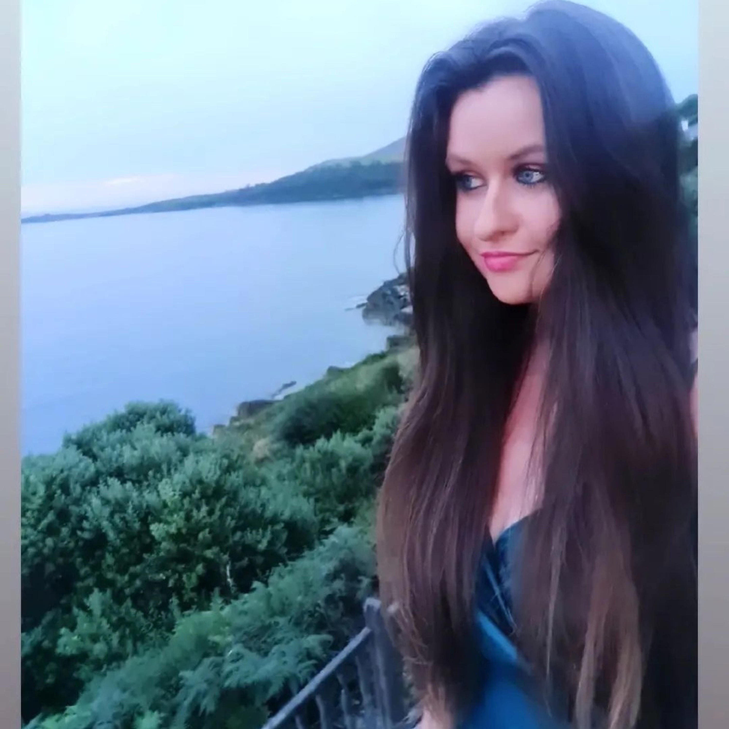 Rebecca Whitman - How to Escape Corporate at 50 & Build Your Next Act – with Tabatha Jones.