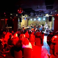 Guitar Heroes (Versión 2021 En vivo en el Café Berlín POR LA PALMA) [feat. Mario Montoya, Naara Tapia & Antonio Serrano] - Single - Paco Bethencourt