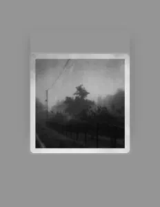 Hör dir kde je denis an, schau dir Musikvideos an, lies die Biografie, finde Tourdaten und mehr!