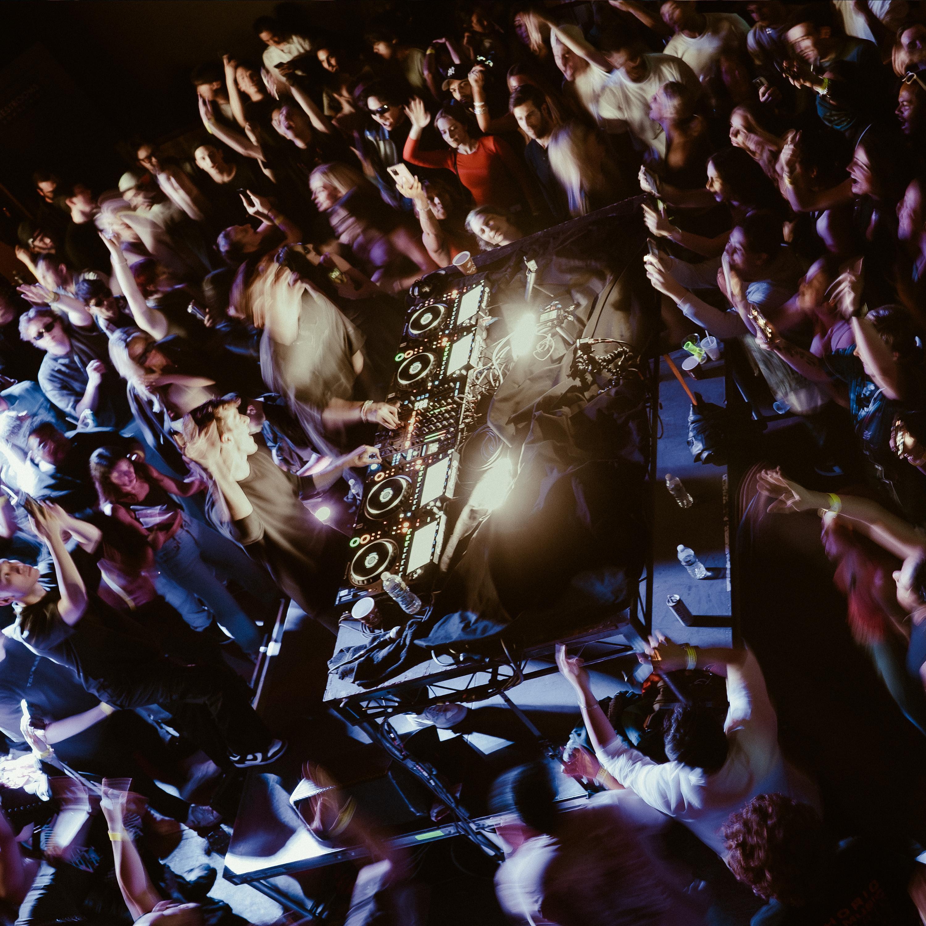 Club Behavior, Vol. 1 - Single