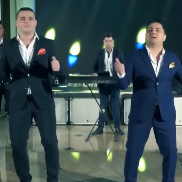 Cristi Nuca si Alex de la Oradea (Zambesc odata pe luna)