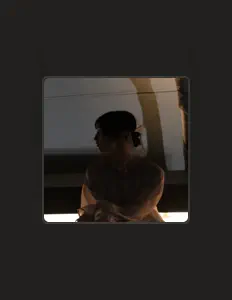 Ascolta Hinata Nagashiro, guarda video musicali, leggi la biografia, vedi le date del tour & altro!