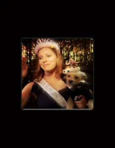 聆聽 Rachel Bloom、觀看音樂影片、閱讀小傳、查看巡演日期等！