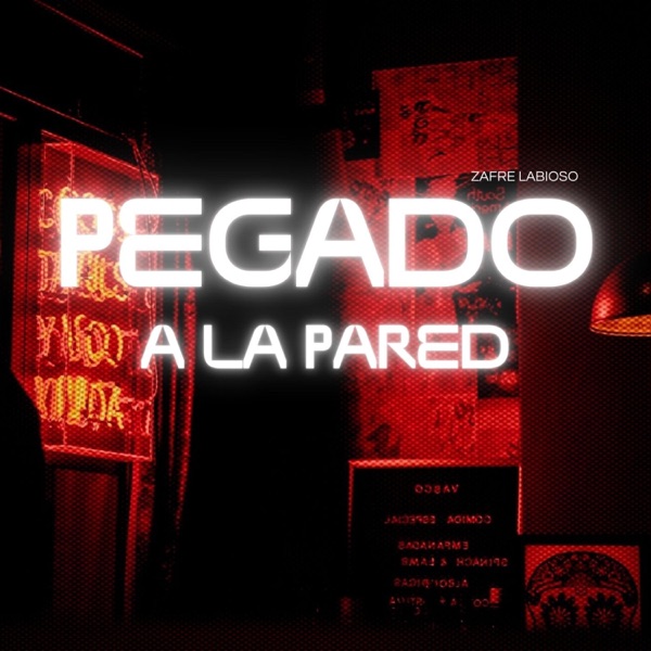 Pegado A La Pared