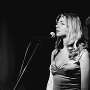 Sous le ciel de Paris - Lara Louise