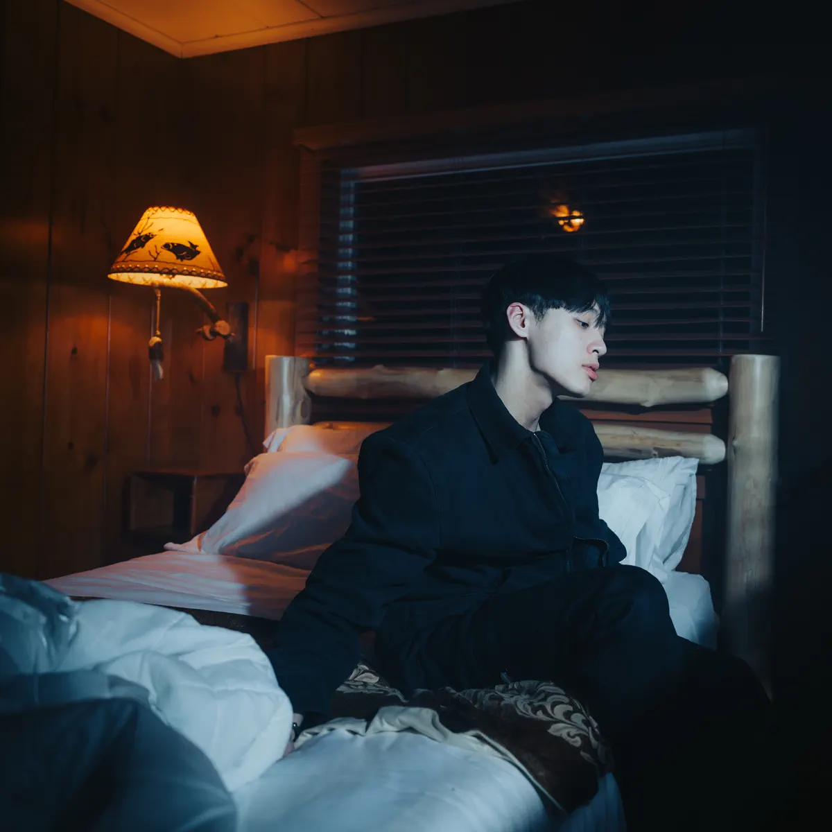 Johnny Huynh - SAVIOR (2025) [iTunes Plus AAC M4A]-新房子