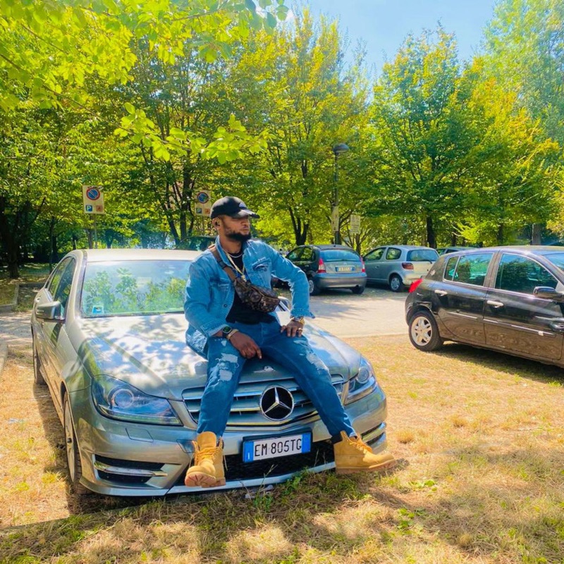 GIVE ME SIGA (feat. LYONWHITE & AKAVELLI)