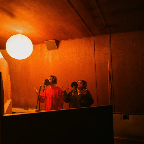 Anna Golden & Aodhán King - King Of The World Cover