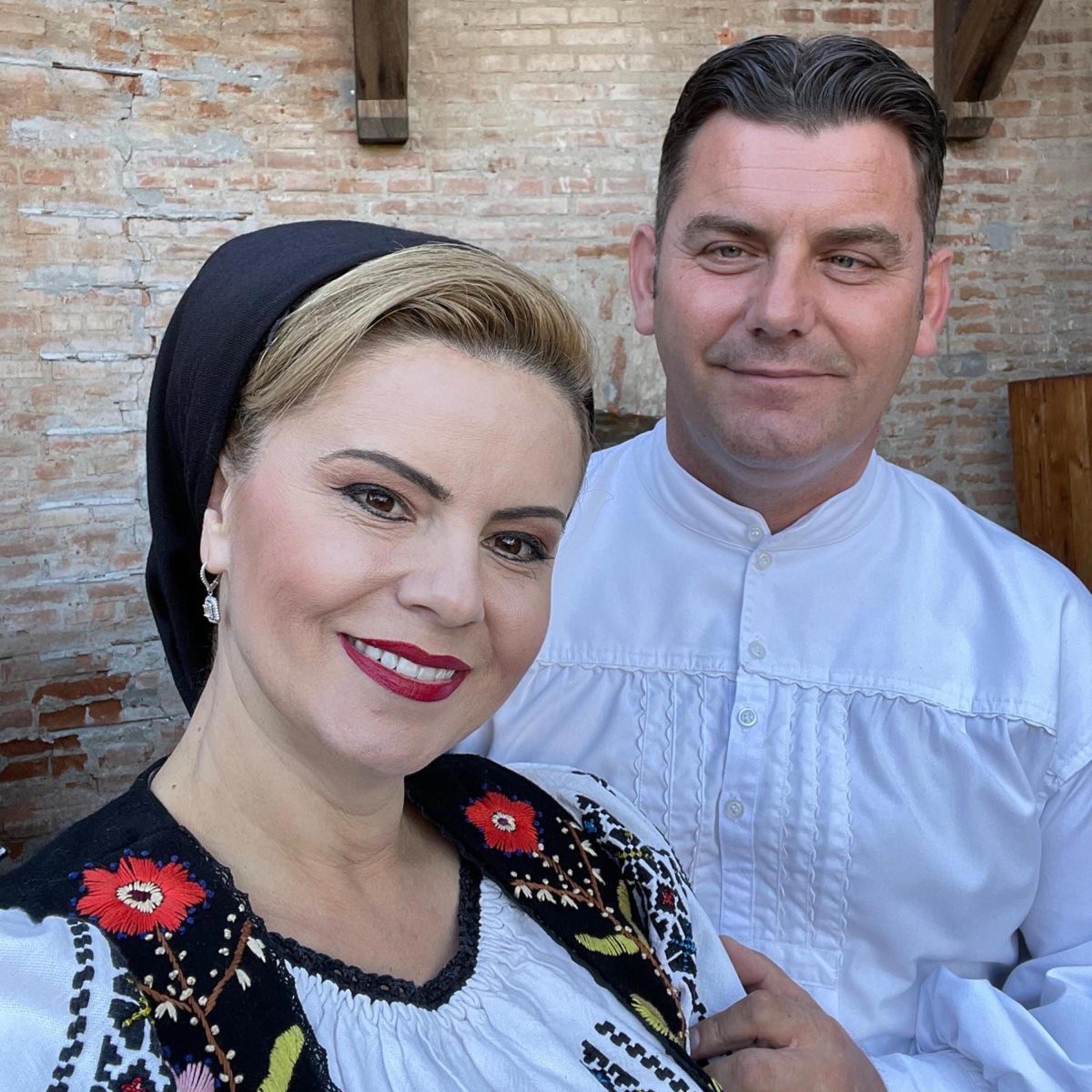 Doar noi doi - Single