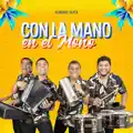 CON LA MANO EN EL MOÑO