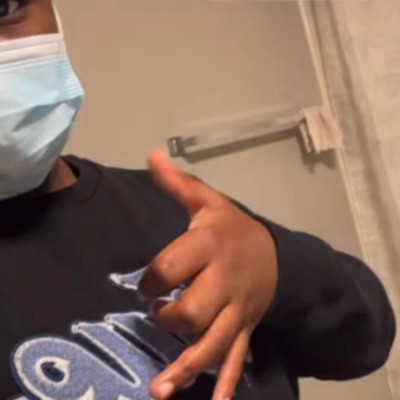 To the beat (feat. Beenloww) - Single