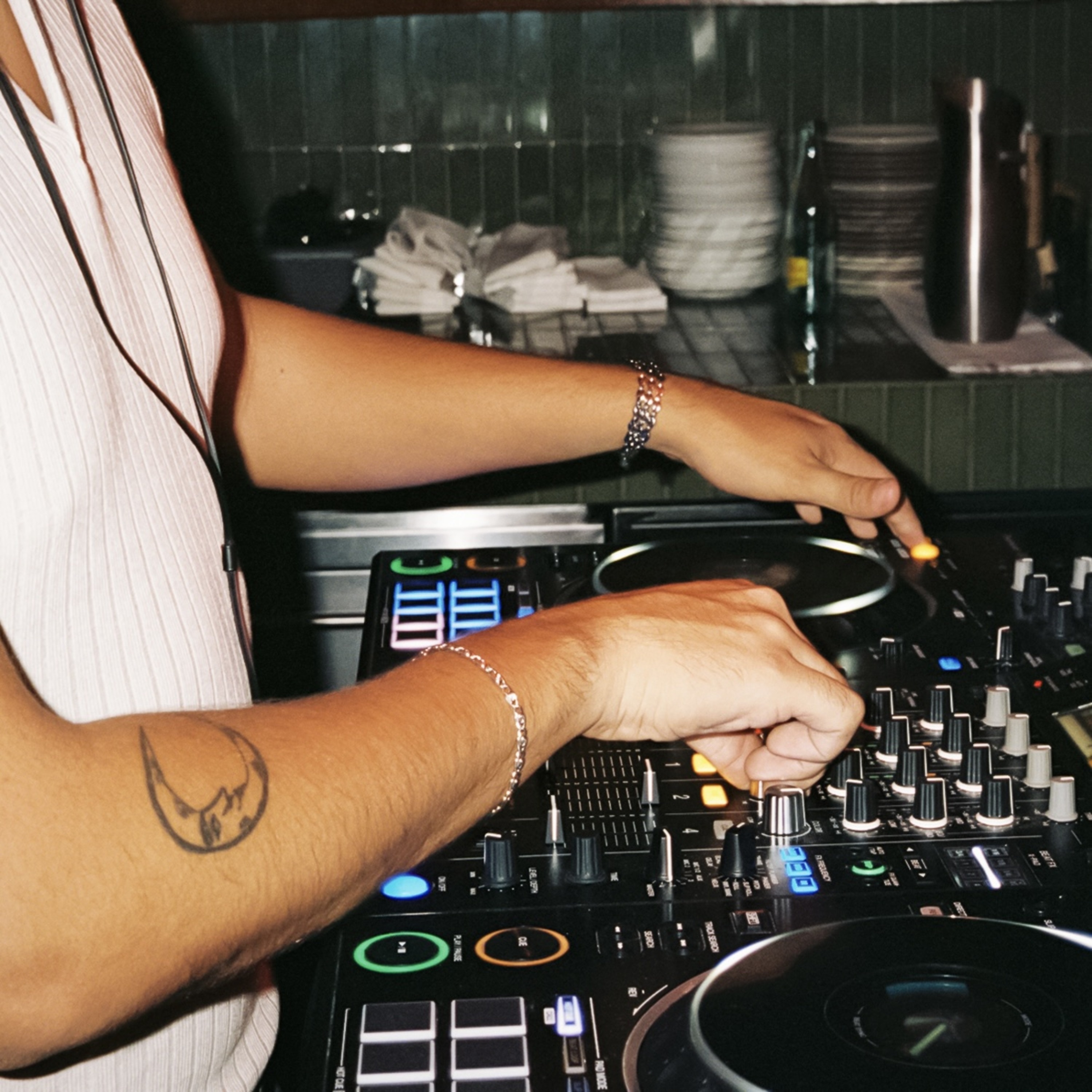 Hold Somebody - Single