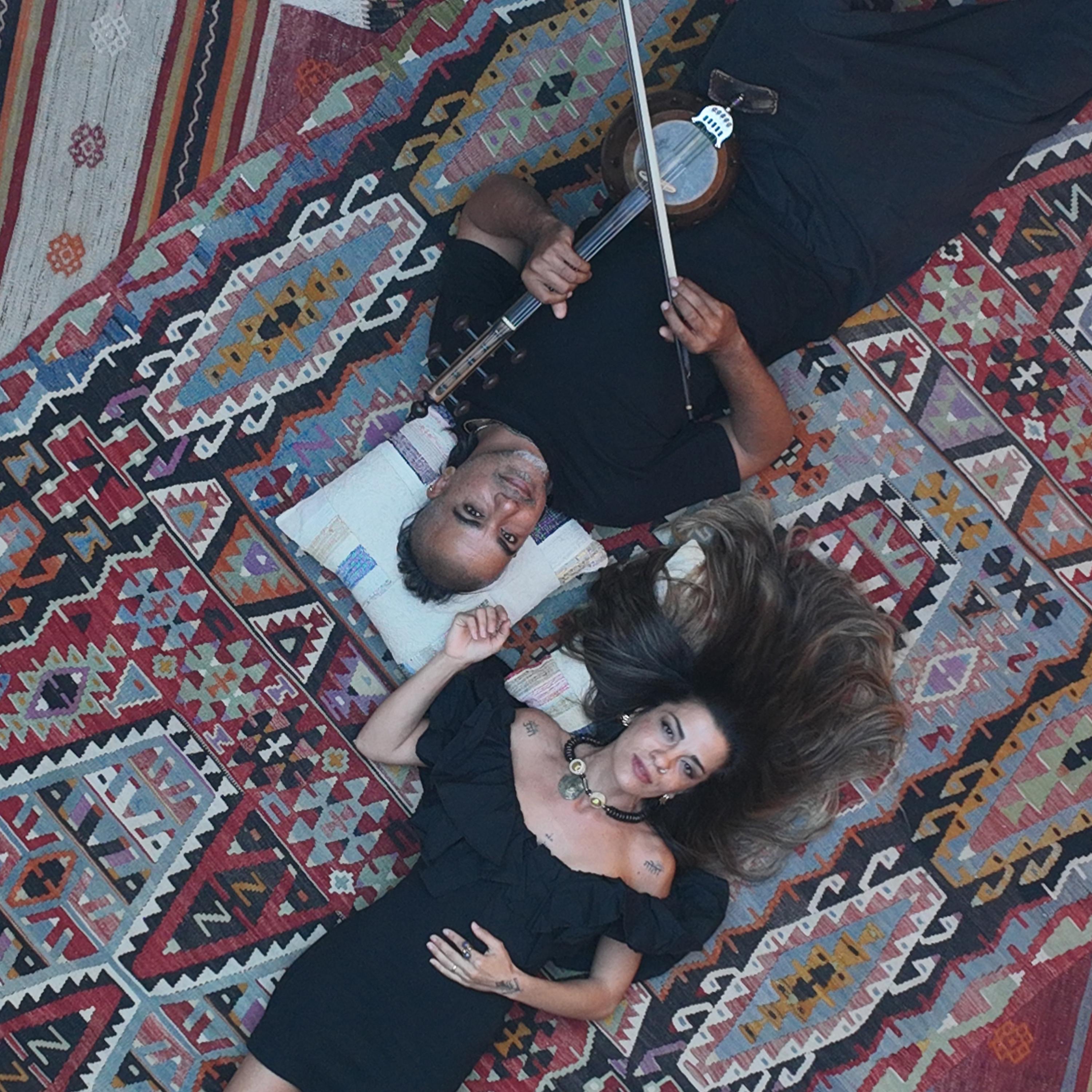 İçinde (Within) - Single