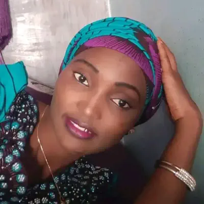 Hauwa Yarfulani adlı sanatçının Basavca - EP albümünü dinle