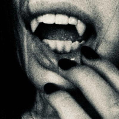 vampyre @ night - Single