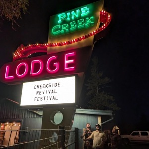 Live at Pine Creek Lodge (Live at Pine Creek Lodge)