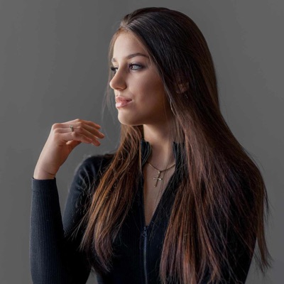 Wiktoria Urbanowicz - Pieces In Your Hand