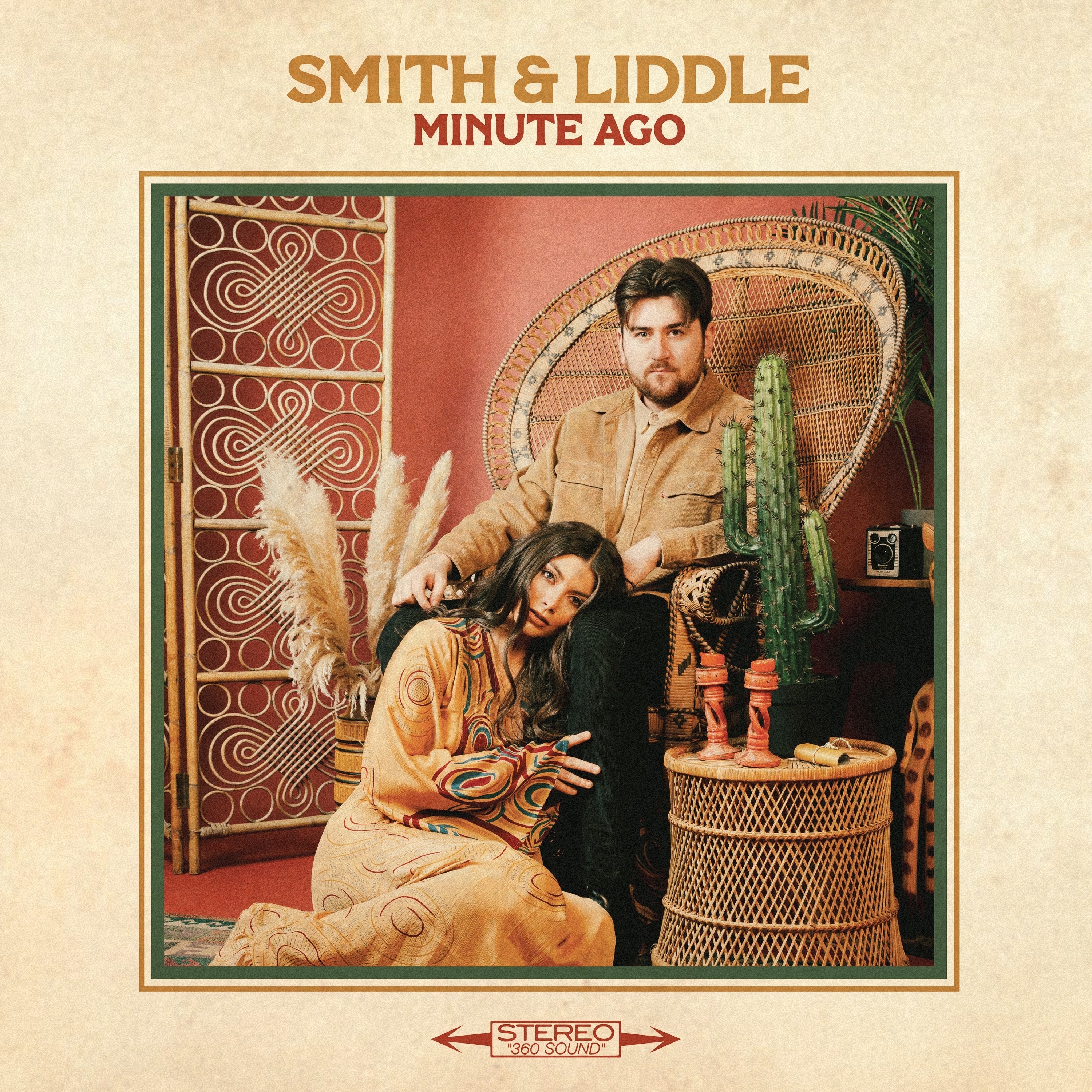 Now Playing: Minute Ago - Smith & Liddle