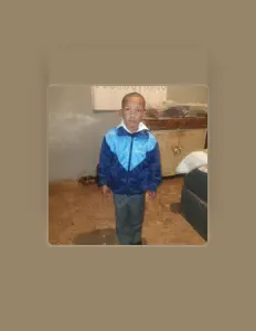 Escucha a J.c'B, mira videos musicales, lee su biografía, consulta las fechas de las gira y más.