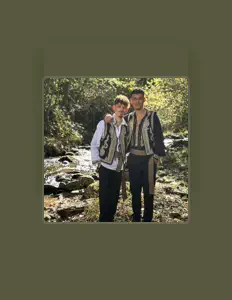 Toni si Andreasを聴いたり、ミュージックビデオを鑑賞したり、経歴やツアー日程などを確認したりしましょう！